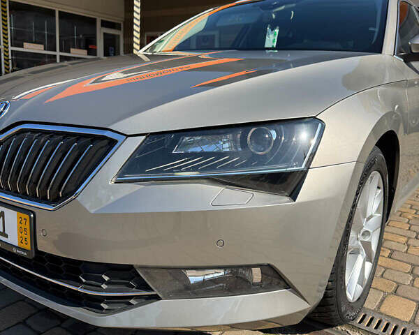 Шкода Суперб 2016 в Сваляве на Automoto.ua Серый Шкода Суперб, объемом двигателя 2 л и пробегом 275 тыс. км за 15999 $, фото 30 на Automoto.ua