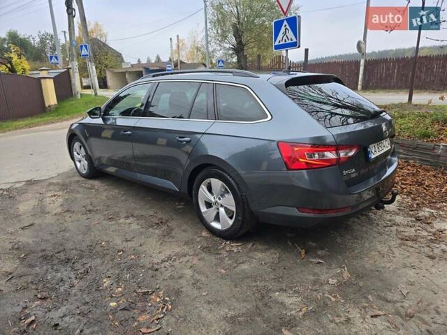 Шкода Суперб 2016 в Киеве на Automoto.ua Серый Шкода Суперб, объемом двигателя 2 л и пробегом 260 тыс. км за 14700 $, фото 7 на Automoto.ua