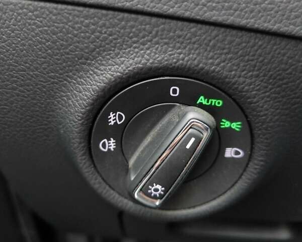 Серый Шкода Суперб, объемом двигателя 1.6 л и пробегом 260 тыс. км за 14500 $, фото 1 на Automoto.ua