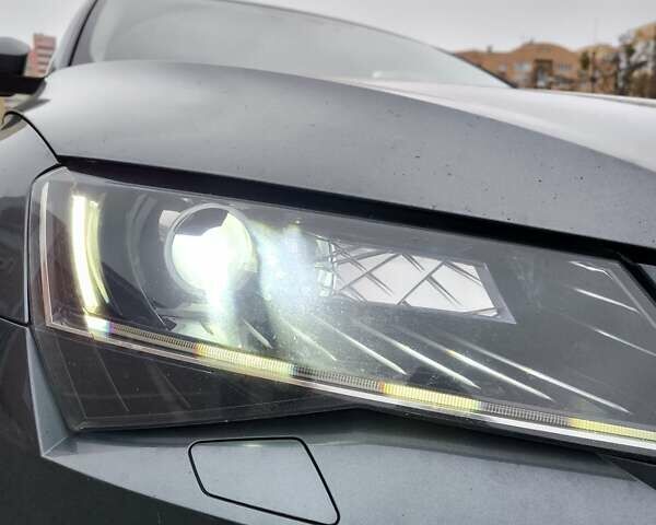 Серый Шкода Суперб, объемом двигателя 1.6 л и пробегом 260 тыс. км за 14500 $, фото 11 на Automoto.ua