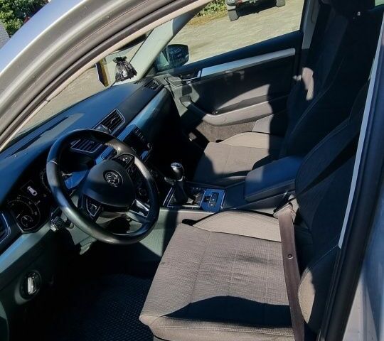 Сірий Шкода Суперб, об'ємом двигуна 0 л та пробігом 1 тис. км за 13000 $, фото 6 на Automoto.ua