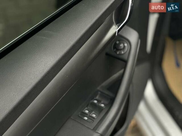 Серый Шкода Суперб, объемом двигателя 1.6 л и пробегом 273 тыс. км за 10900 $, фото 11 на Automoto.ua