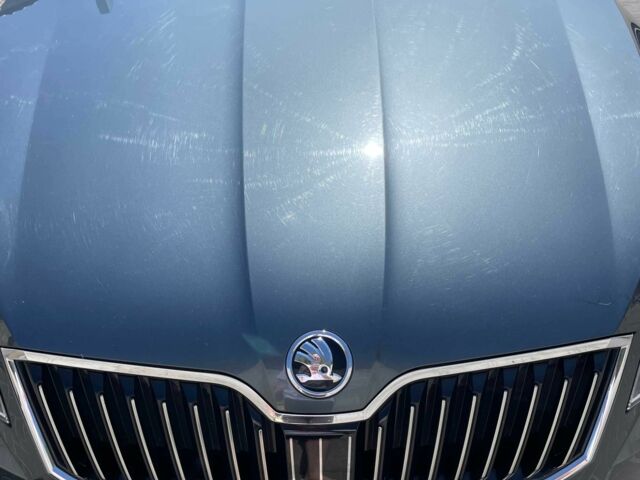 Сірий Шкода Суперб, об'ємом двигуна 2 л та пробігом 270 тис. км за 20000 $, фото 4 на Automoto.ua