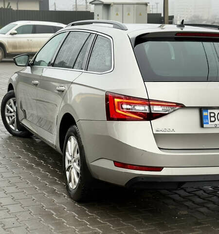 Серый Шкода Суперб, объемом двигателя 2 л и пробегом 270 тыс. км за 13800 $, фото 7 на Automoto.ua