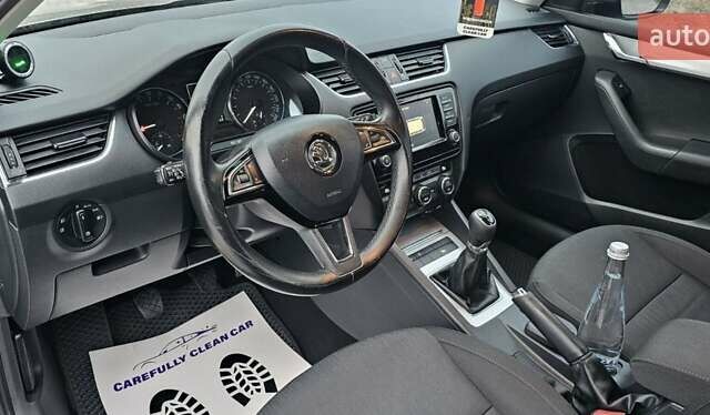 Серый Шкода Суперб, объемом двигателя 1.6 л и пробегом 255 тыс. км за 11400 $, фото 7 на Automoto.ua