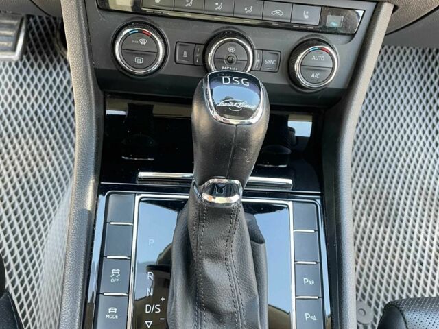 Сірий Шкода Суперб, об'ємом двигуна 2 л та пробігом 270 тис. км за 20000 $, фото 20 на Automoto.ua