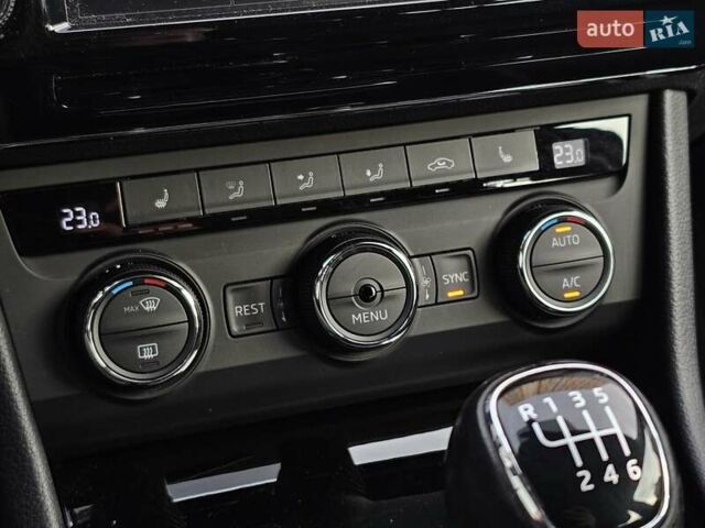 Сірий Шкода Суперб, об'ємом двигуна 1.8 л та пробігом 119 тис. км за 15999 $, фото 47 на Automoto.ua