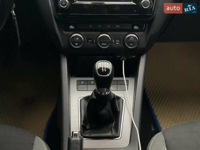 Серый Шкода Суперб, объемом двигателя 1.6 л и пробегом 273 тыс. км за 10900 $, фото 16 на Automoto.ua