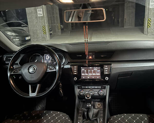Шкода Суперб 2016 в Львове на Automoto.ua Серый Шкода Суперб, объемом двигателя 1.6 л и пробегом 218 тыс. км за 15300 $, фото 5 на Automoto.ua