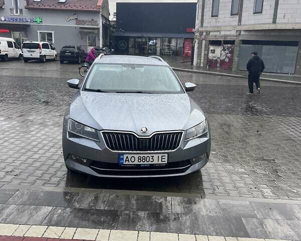 Сірий Шкода Суперб, об'ємом двигуна 1.6 л та пробігом 230 тис. км за 15000 $, фото 1 на Automoto.ua