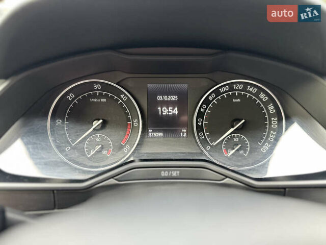 Серый Шкода Суперб, объемом двигателя 1.97 л и пробегом 375 тыс. км за 14499 $, фото 37 на Automoto.ua