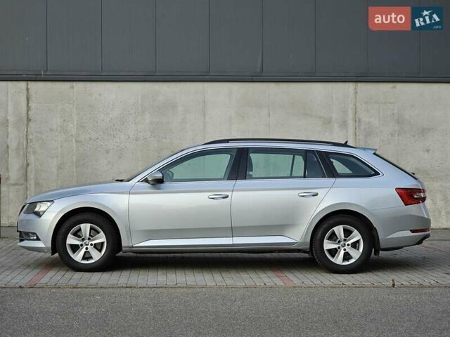 Сірий Шкода Суперб, об'ємом двигуна 1.8 л та пробігом 119 тис. км за 15999 $, фото 1 на Automoto.ua