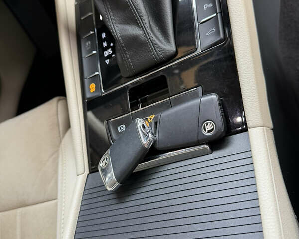 Сірий Шкода Суперб, об'ємом двигуна 1.97 л та пробігом 261 тис. км за 17999 $, фото 49 на Automoto.ua