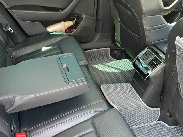 Сірий Шкода Суперб, об'ємом двигуна 2 л та пробігом 270 тис. км за 20000 $, фото 14 на Automoto.ua