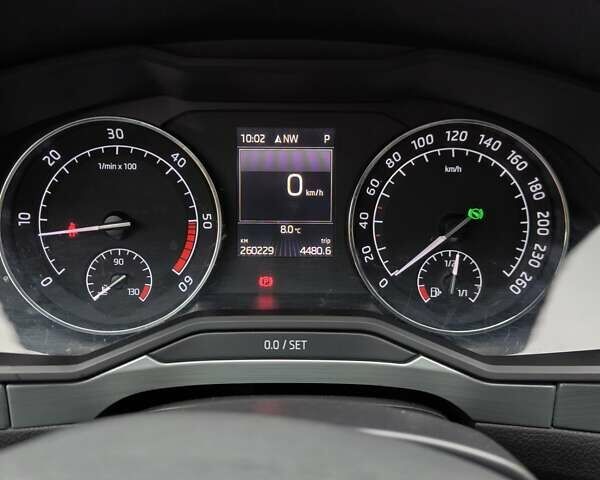 Серый Шкода Суперб, объемом двигателя 1.6 л и пробегом 260 тыс. км за 14500 $, фото 3 на Automoto.ua