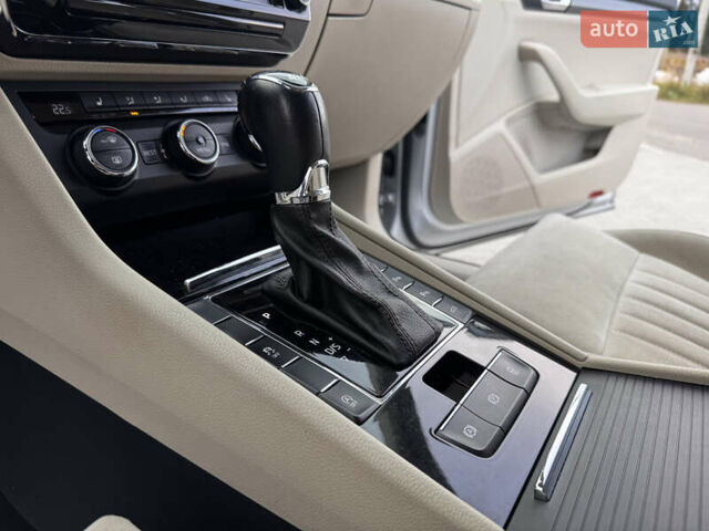 Шкода Суперб 2016 в Дрогобыче на Automoto.ua Серый Шкода Суперб, объемом двигателя 1.98 л и пробегом 250 тыс. км за 17150 $, фото 43 на Automoto.ua