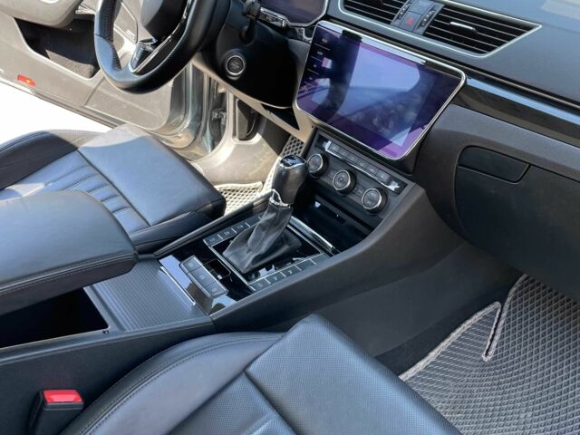 Сірий Шкода Суперб, об'ємом двигуна 2 л та пробігом 270 тис. км за 20000 $, фото 19 на Automoto.ua