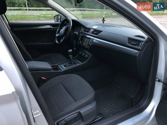 Серый Шкода Суперб, объемом двигателя 1.6 л и пробегом 193 тыс. км за 15500 $, фото 7 на Automoto.ua