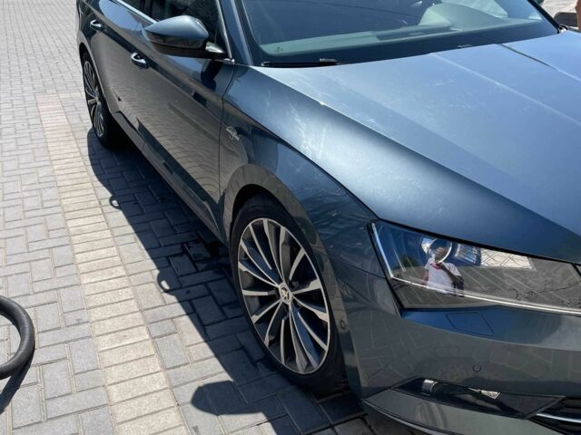 Сірий Шкода Суперб, об'ємом двигуна 2 л та пробігом 270 тис. км за 20000 $, фото 5 на Automoto.ua