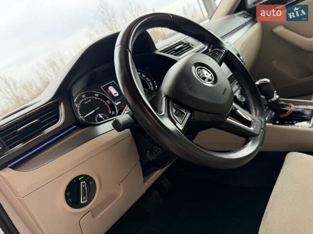 Сірий Шкода Суперб, об'ємом двигуна 1.97 л та пробігом 261 тис. км за 17999 $, фото 32 на Automoto.ua