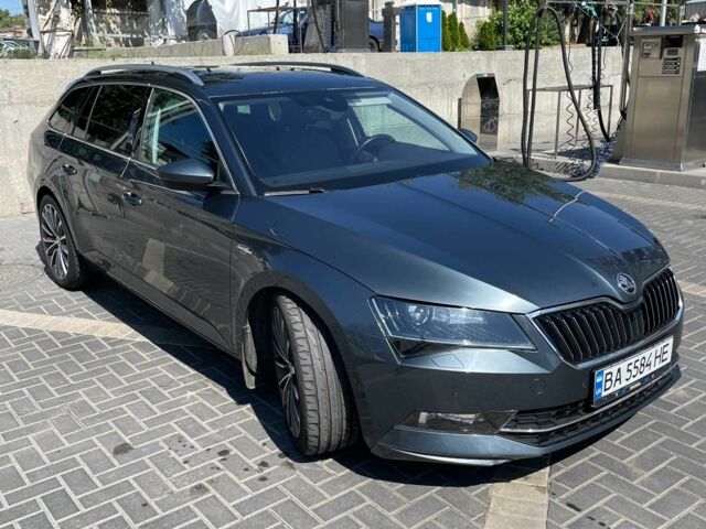 Сірий Шкода Суперб, об'ємом двигуна 2 л та пробігом 270 тис. км за 20000 $, фото 2 на Automoto.ua