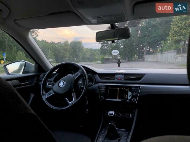 Серый Шкода Суперб, объемом двигателя 1.6 л и пробегом 193 тыс. км за 15500 $, фото 16 на Automoto.ua