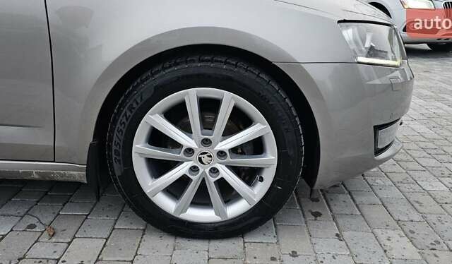 Серый Шкода Суперб, объемом двигателя 1.6 л и пробегом 255 тыс. км за 11400 $, фото 4 на Automoto.ua