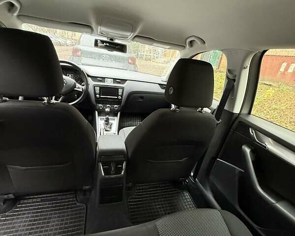 Серый Шкода Суперб, объемом двигателя 1.97 л и пробегом 253 тыс. км за 11900 $, фото 5 на Automoto.ua