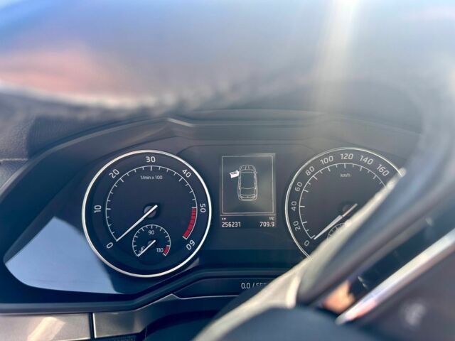 Серый Шкода Суперб, объемом двигателя 1.6 л и пробегом 256 тыс. км за 12999 $, фото 4 на Automoto.ua