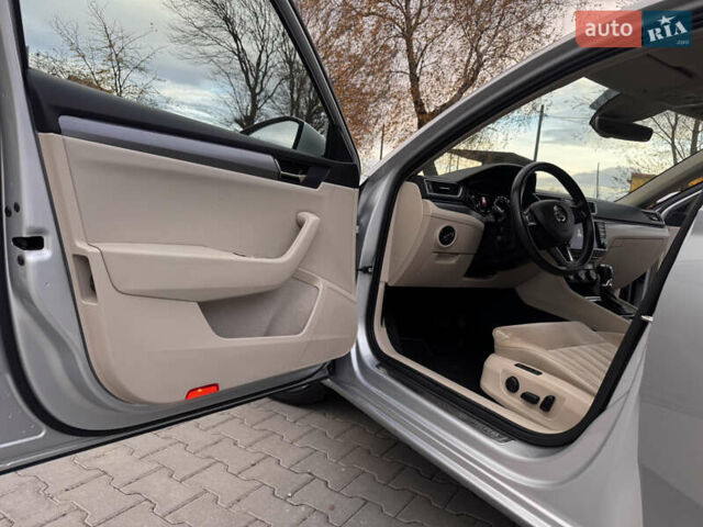 Шкода Суперб 2016 в Дрогобыче на Automoto.ua Серый Шкода Суперб, объемом двигателя 1.98 л и пробегом 250 тыс. км за 17150 $, фото 37 на Automoto.ua