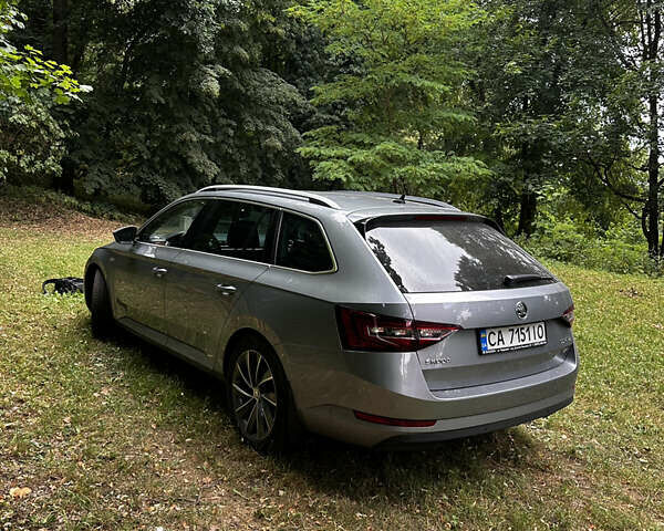 Серый Шкода Суперб, объемом двигателя 1.97 л и пробегом 271 тыс. км за 17999 $, фото 3 на Automoto.ua