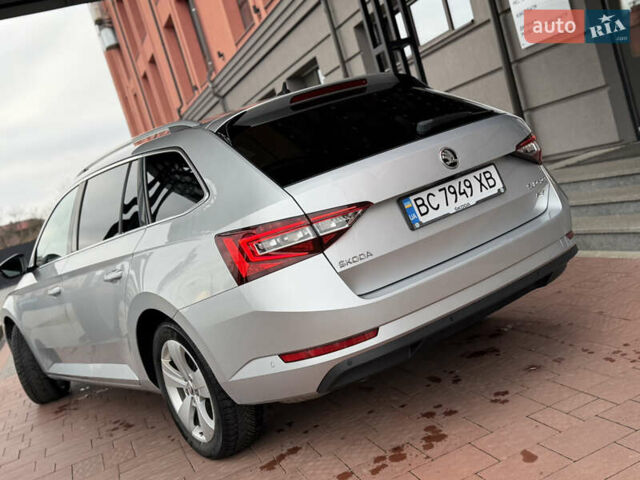 Сірий Шкода Суперб, об'ємом двигуна 1.97 л та пробігом 261 тис. км за 17999 $, фото 26 на Automoto.ua