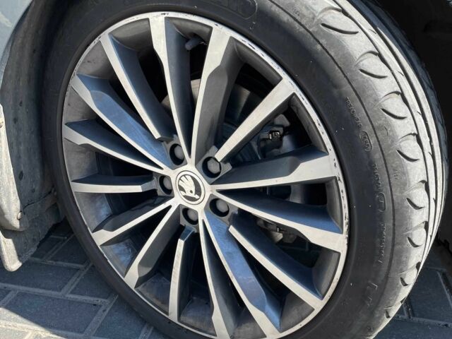 Сірий Шкода Суперб, об'ємом двигуна 2 л та пробігом 270 тис. км за 20000 $, фото 7 на Automoto.ua