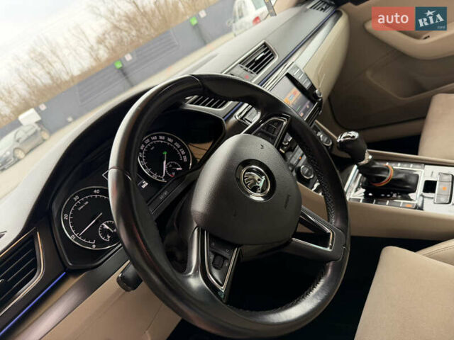 Сірий Шкода Суперб, об'ємом двигуна 1.97 л та пробігом 261 тис. км за 17999 $, фото 33 на Automoto.ua