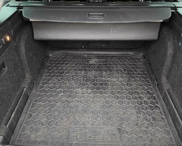 Серый Шкода Суперб, объемом двигателя 1.6 л и пробегом 260 тыс. км за 14500 $, фото 7 на Automoto.ua