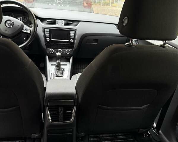 Серый Шкода Суперб, объемом двигателя 1.97 л и пробегом 253 тыс. км за 11900 $, фото 6 на Automoto.ua