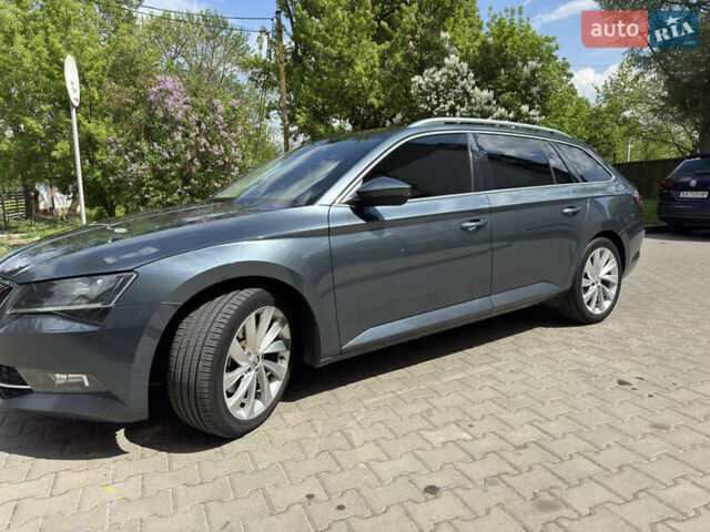 Серый Шкода Суперб, объемом двигателя 1.97 л и пробегом 335 тыс. км за 17600 $, фото 1 на Automoto.ua