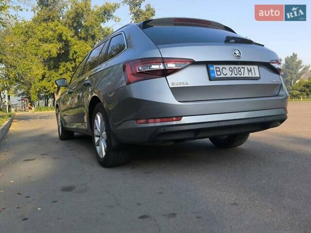 Сірий Шкода Суперб, об'ємом двигуна 2 л та пробігом 301 тис. км за 18500 $, фото 3 на Automoto.ua