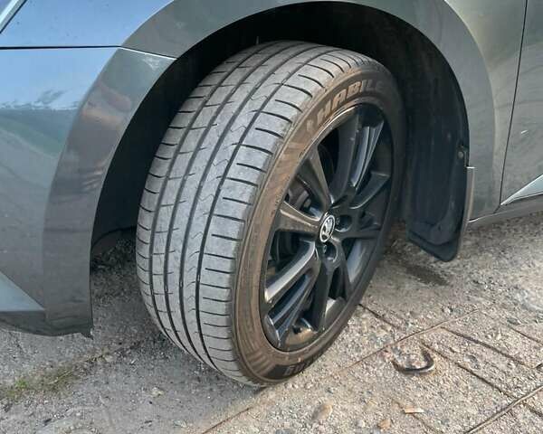 Сірий Шкода Суперб, об'ємом двигуна 2 л та пробігом 360 тис. км за 15500 $, фото 9 на Automoto.ua