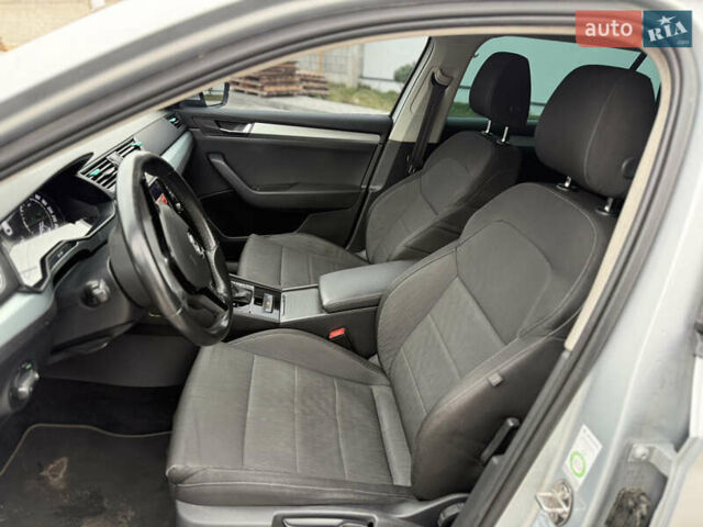 Серый Шкода Суперб, объемом двигателя 1.97 л и пробегом 361 тыс. км за 14600 $, фото 7 на Automoto.ua