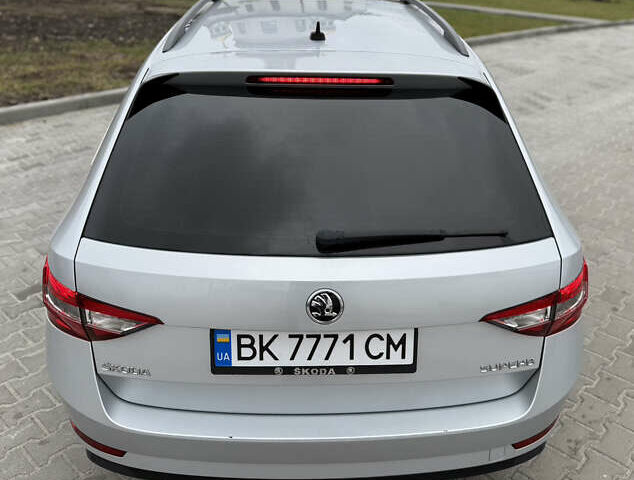 Серый Шкода Суперб, объемом двигателя 1.97 л и пробегом 361 тыс. км за 14600 $, фото 2 на Automoto.ua