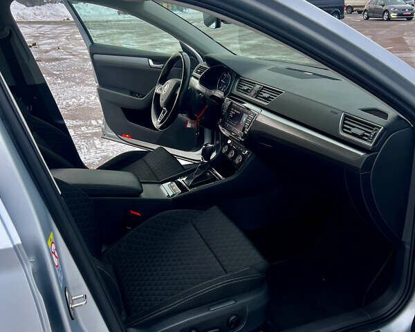 Серый Шкода Суперб, объемом двигателя 1.97 л и пробегом 265 тыс. км за 16000 $, фото 24 на Automoto.ua