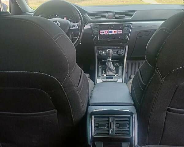 Серый Шкода Суперб, объемом двигателя 1.97 л и пробегом 246 тыс. км за 18600 $, фото 2 на Automoto.ua