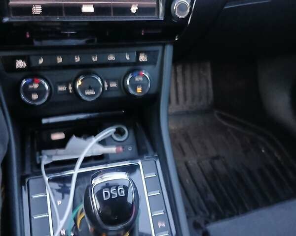 Серый Шкода Суперб, объемом двигателя 1.97 л и пробегом 283 тыс. км за 16000 $, фото 13 на Automoto.ua