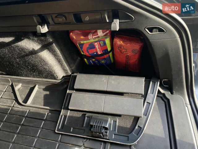 Сірий Шкода Суперб, об'ємом двигуна 1.97 л та пробігом 240 тис. км за 18000 $, фото 66 на Automoto.ua