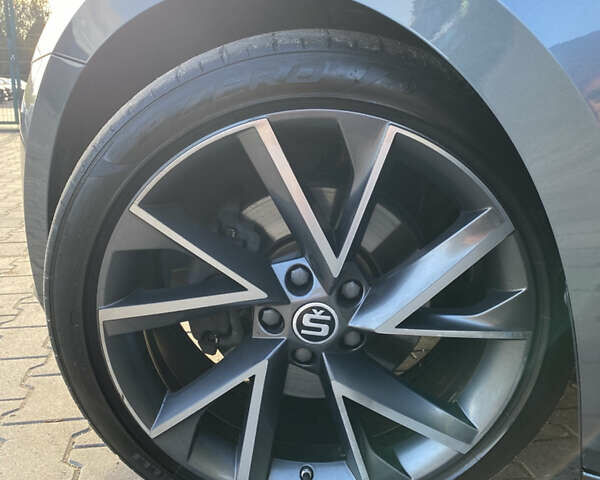 Сірий Шкода Суперб, об'ємом двигуна 1.97 л та пробігом 240 тис. км за 18000 $, фото 17 на Automoto.ua