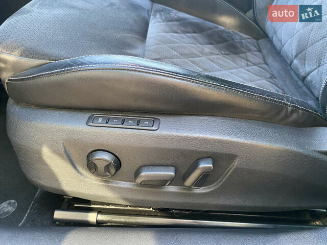 Сірий Шкода Суперб, об'ємом двигуна 1.97 л та пробігом 240 тис. км за 18000 $, фото 35 на Automoto.ua