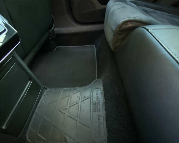 Сірий Шкода Суперб, об'ємом двигуна 1.97 л та пробігом 240 тис. км за 18000 $, фото 46 на Automoto.ua