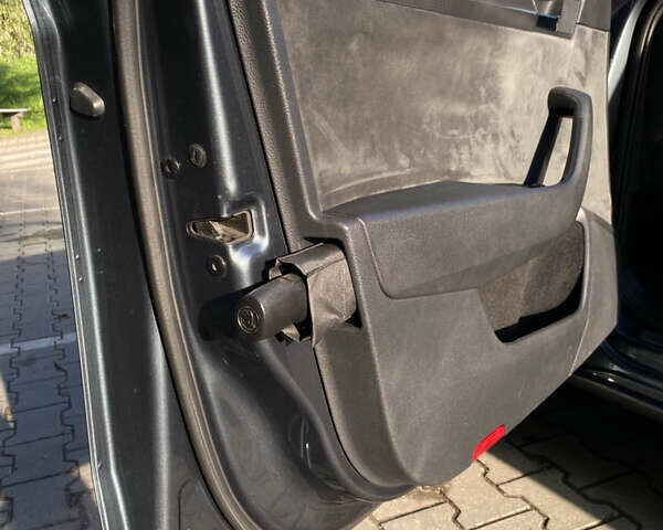 Сірий Шкода Суперб, об'ємом двигуна 1.97 л та пробігом 240 тис. км за 18000 $, фото 40 на Automoto.ua