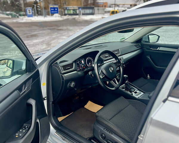 Серый Шкода Суперб, объемом двигателя 1.97 л и пробегом 265 тыс. км за 16000 $, фото 14 на Automoto.ua